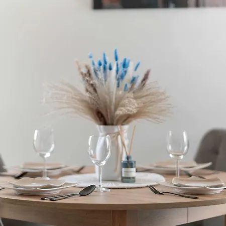 Apartment Charming Apartment Near The City Centre Poznan Przemyslowa 50 By Heyrent Posen